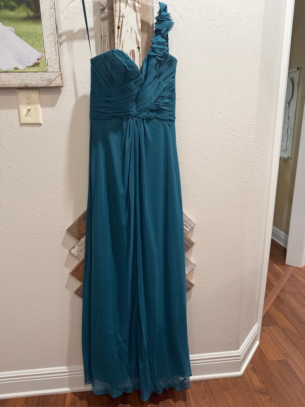 Allure Bridal One-Shoulder Chiffon Evening Dress Color Pine size 6